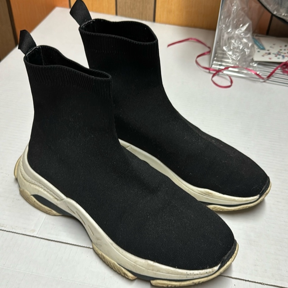 Steven Madden size 9.5 men black sneakers